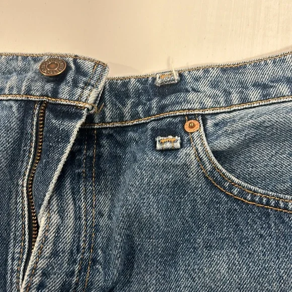 Levi’s Denim Shorts - Picture 6 of 11